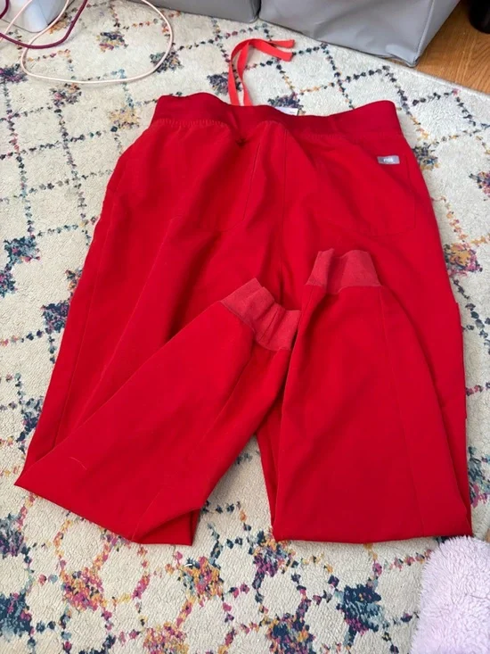 Red figs Scrub set - Picture 3 of 3